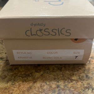 Pink cream open toe sandal. New.